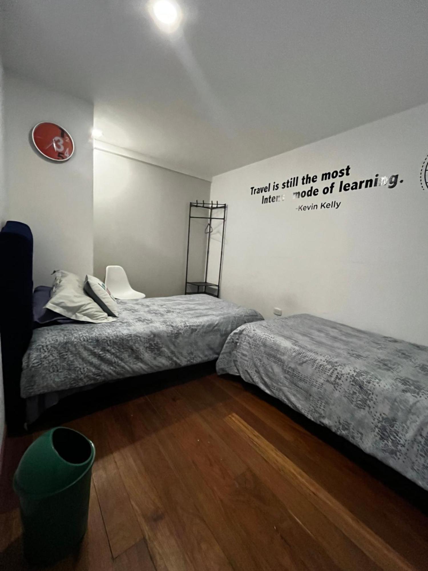Urbana Hostel Bogotá Værelse billede