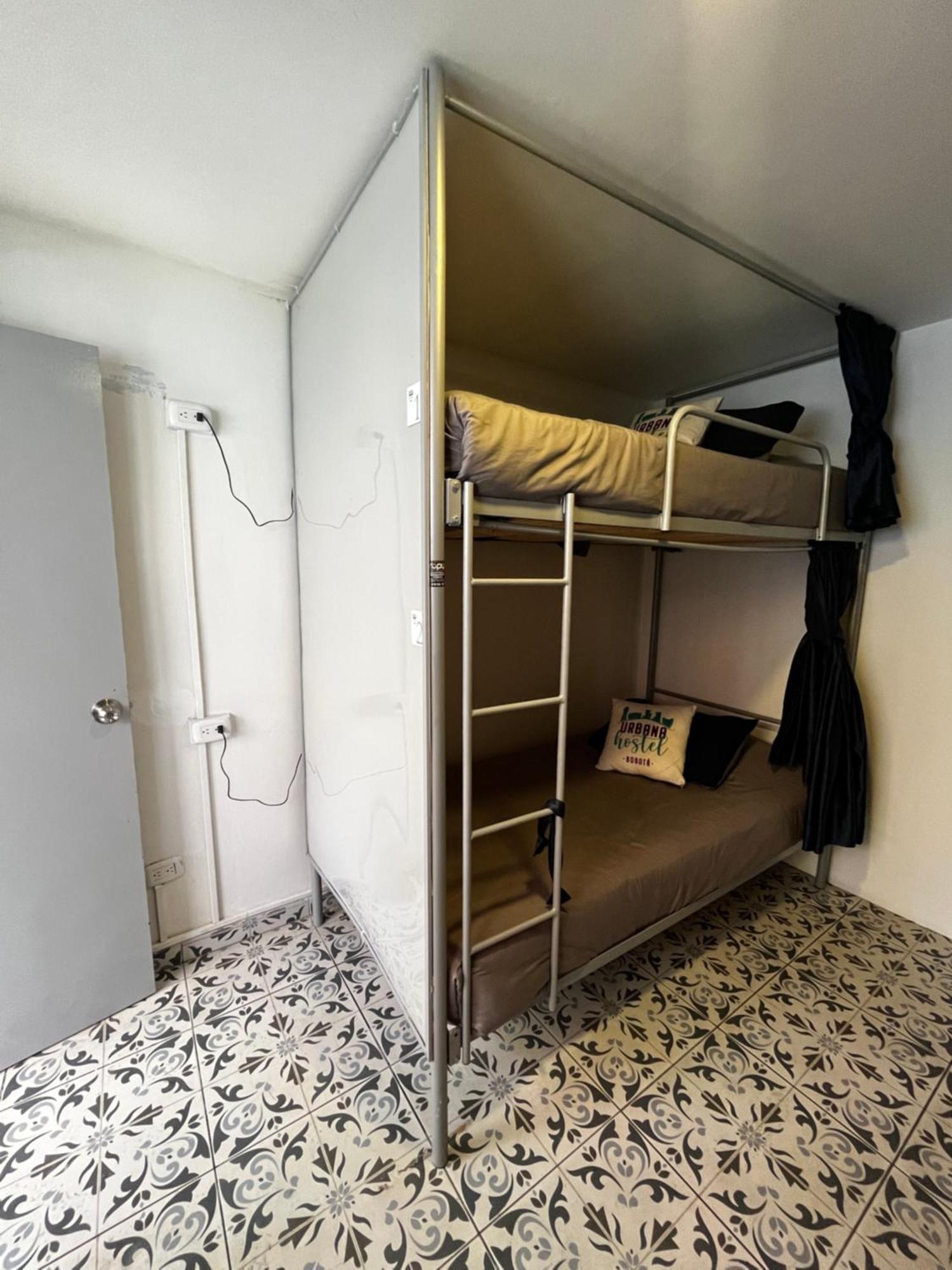 Urbana Hostel Bogotá Værelse billede